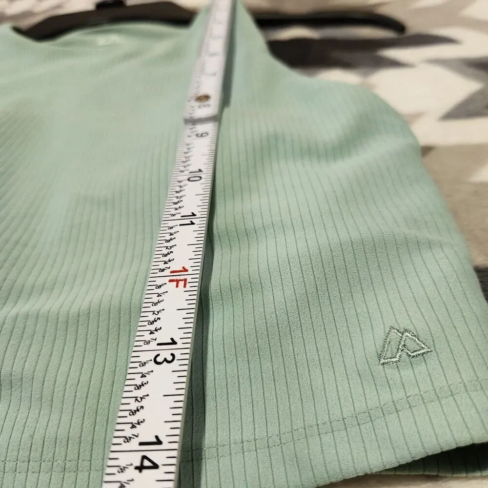 Alpine Design Sports Bra Size XS Light Green Color Removable Pads Crop top. New
